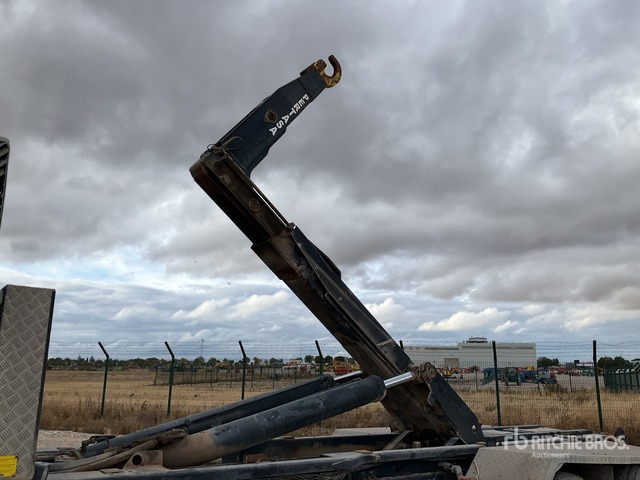 2004 Volvo FM12-280 6x2 Hooklift Truck - Hook lift truck: picture 5 2004 Volvo FM12-280 6x2 Hooklift Truck - Hook lift truck: picture 5