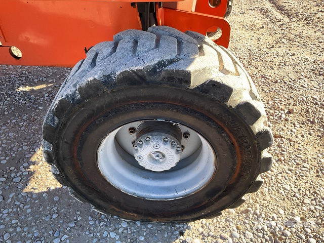 2005 JLG 460SJ 4WD Diesel Telescopic Boom Lift - Telescopic boom: picture 5 2005 JLG 460SJ 4WD Diesel Telescopic Boom Lift - Telescopic boom: picture 5