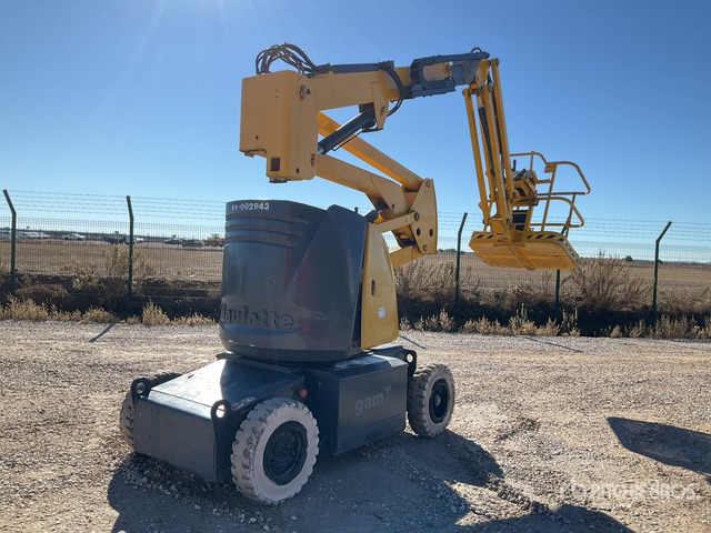 2006 Haulotte HA12IP 2WD Electric Articulating Boom Lift - Articulated boom lift: picture 1 2006 Haulotte HA12IP 2WD Electric Articulating Boom Lift - Articulated boom lift: picture 1