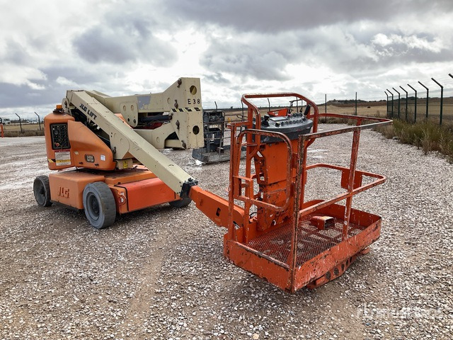 2006 JLG E400AN 2WD Electric Articulating Boom Lift - Articulated boom lift: picture 3 2006 JLG E400AN 2WD Electric Articulating Boom Lift - Articulated boom lift: picture 3
