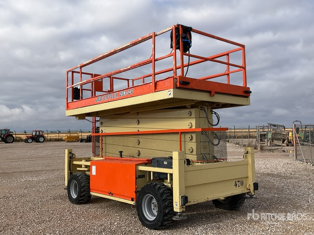 2007 JLG 203-24 4x4 Diesel Scissor Lift - Scissor lift: picture 4 2007 JLG 203-24 4x4 Diesel Scissor Lift - Scissor lift: picture 4