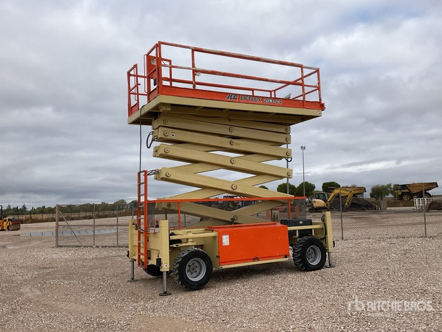 2007 JLG 203-24 4x4 Diesel Scissor Lift - Scissor lift: picture 1 2007 JLG 203-24 4x4 Diesel Scissor Lift - Scissor lift: picture 1