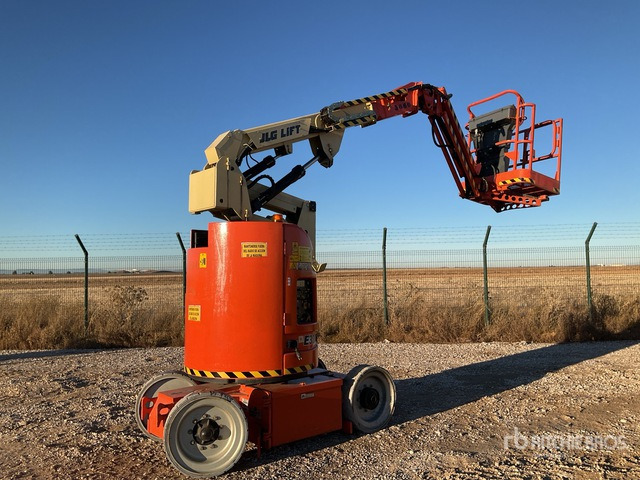 2007 JLG E300 AJP 2WD Electric Articulating Boom Lift - Articulated boom lift: picture 1 2007 JLG E300 AJP 2WD Electric Articulating Boom Lift - Articulated boom lift: picture 1