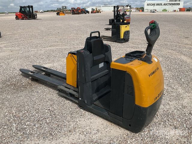 2009 Jungheinrich ECE225 Electric Pallet Jack - Pallet truck: picture 4 2009 Jungheinrich ECE225 Electric Pallet Jack - Pallet truck: picture 4
