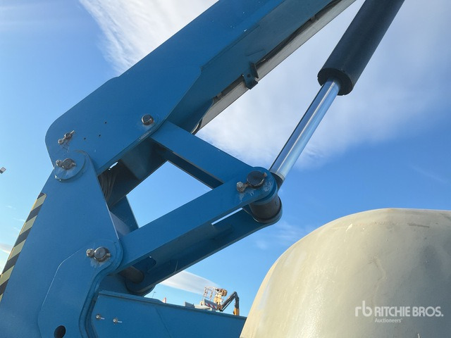 2011 Genie Z80/60 Diesel Articulating Boom Lift - Articulated boom lift: picture 4 2011 Genie Z80/60 Diesel Articulating Boom Lift - Articulated boom lift: picture 4
