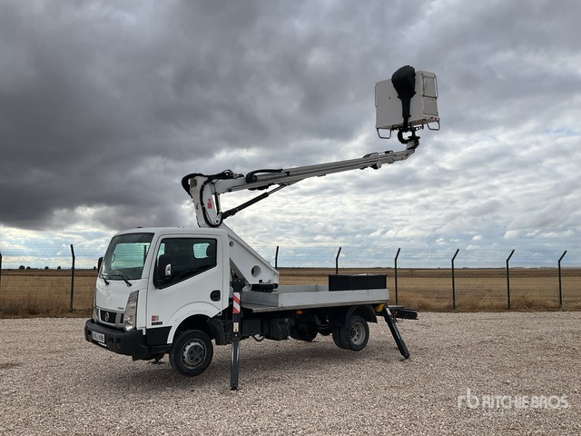 2018 Nissan NT400 35.13 2018 Oil&Steel Scorpion 1812 18 ... Bucket Truck - Truck mounted aerial platform: picture 2 2018 Nissan NT400 35.13 2018 Oil&Steel Scorpion 1812 18 ... Bucket Truck - Truck mounted aerial platform: picture 2