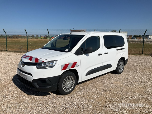 2022 Toyota Proace City Verso 5 Passenger Van - Minibus, People carrier: picture 1 2022 Toyota Proace City Verso 5 Passenger Van - Minibus, People carrier: picture 1
