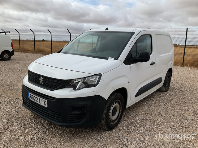 2019 Peugeot Partner Cargo Van - Commercial vehicle: picture 2 2019 Peugeot Partner Cargo Van - Commercial vehicle: picture 2