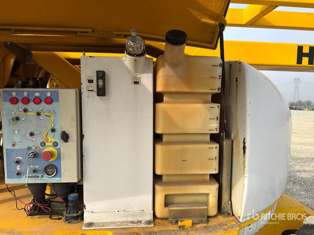 Articulated boom lift 2004 Haulotte HA26PX Diesel Articulating Boom Lift: picture 6