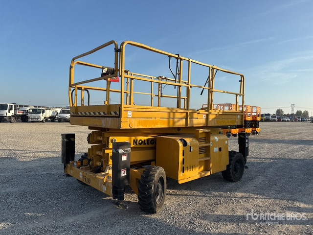 2007 Haulotte H12SX Diesel (Inoperable) Scissor Lift - Scissor lift: picture 4 2007 Haulotte H12SX Diesel (Inoperable) Scissor Lift - Scissor lift: picture 4