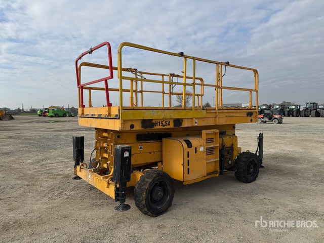 2009 Haulotte H15SX (Inoperable) Scissor Lift - Scissor lift: picture 1 2009 Haulotte H15SX (Inoperable) Scissor Lift - Scissor lift: picture 1