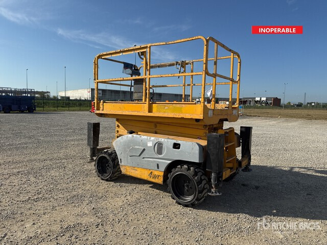 2011 Haulotte Compact12DX (Inoperable) Scissor Lift - Scissor lift: picture 2 2011 Haulotte Compact12DX (Inoperable) Scissor Lift - Scissor lift: picture 2