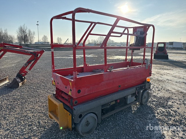 2012 Haulotte Compact 8 (Inoperable) Scissor Lift - Scissor lift: picture 3 2012 Haulotte Compact 8 (Inoperable) Scissor Lift - Scissor lift: picture 3