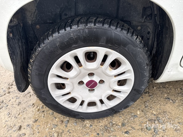 2013 Fiat Panda Automobile - Car: picture 4 2013 Fiat Panda Automobile - Car: picture 4