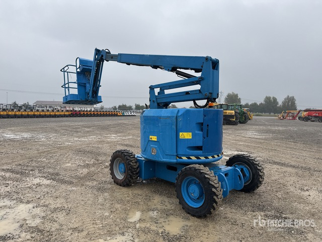 2014 Genie Z-34/22 Diesel Articulating Boom Lift - Articulated boom lift: picture 3 2014 Genie Z-34/22 Diesel Articulating Boom Lift - Articulated boom lift: picture 3