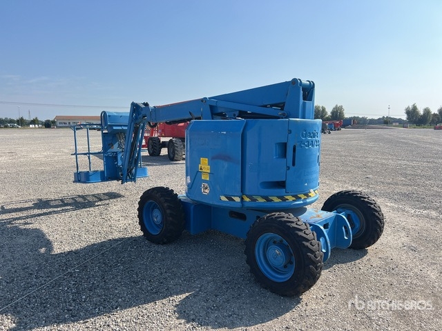 2015 Genie Z-34/22 (Inoperable) Articulating Boom Lift - Articulated boom lift: picture 3 2015 Genie Z-34/22 (Inoperable) Articulating Boom Lift - Articulated boom lift: picture 3