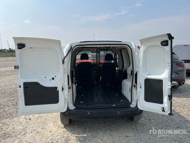 2016 Fiat Fiorino 1.3 MJT SX 16v Van Truck - Small van: picture 5 2016 Fiat Fiorino 1.3 MJT SX 16v Van Truck - Small van: picture 5
