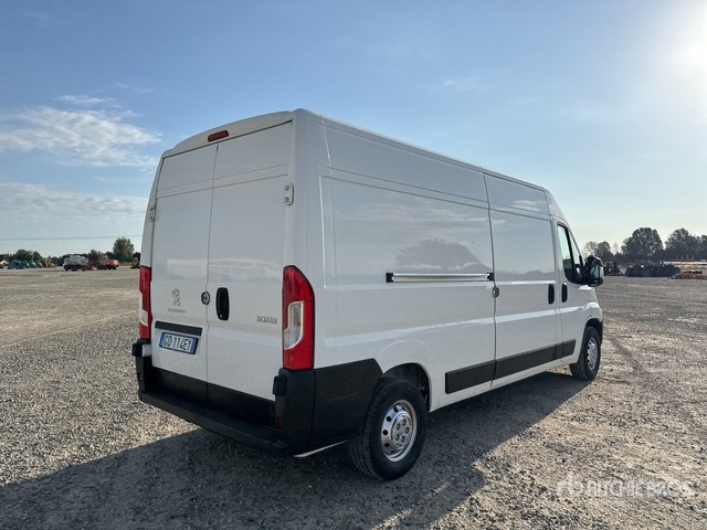 2020 Peugeot Boxer 333 L3H2 2.2 BLUEHDU 140CV S&S Van Truck - Small van: picture 4 2020 Peugeot Boxer 333 L3H2 2.2 BLUEHDU 140CV S&S Van Truck - Small van: picture 4