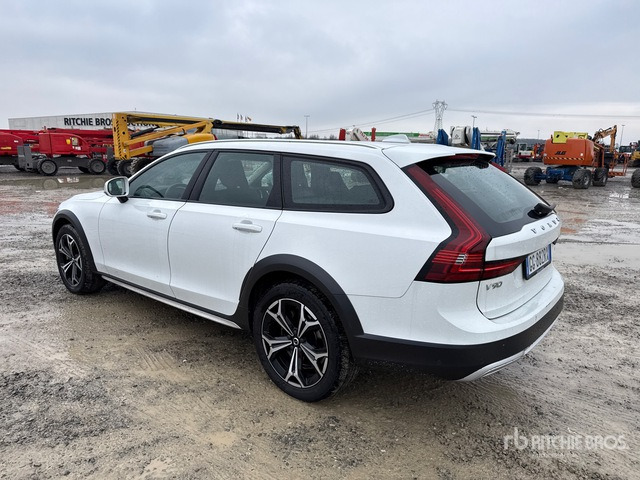 2021 Volvo V90 CROSS COUNTRY SW B4 D AUTO CC P ... Station Wagon - Estate car: picture 2 2021 Volvo V90 CROSS COUNTRY SW B4 D AUTO CC P ... Station Wagon - Estate car: picture 2