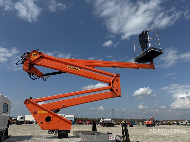 Nissan Cabstar 35.12 Piattaforma autocarrata - Truck mounted aerial platform: picture 5 Nissan Cabstar 35.12 Piattaforma autocarrata - Truck mounted aerial platform: picture 5