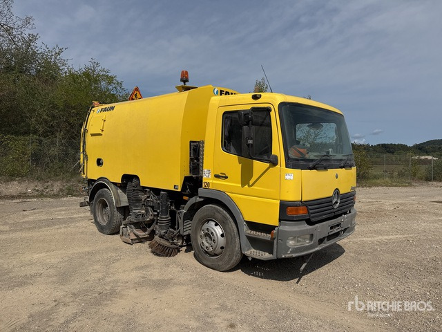 2002 Mercedes-Benz Atego 2001 Faun VIAJET 6 R/L on Balayeuse Sweeper Truck - Road sweeper: picture 2 2002 Mercedes-Benz Atego 2001 Faun VIAJET 6 R/L on Balayeuse Sweeper Truck - Road sweeper: picture 2