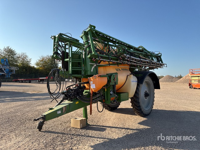 2007 Amazone UX5200 40 m High Clearance Pulverisate ... Pull-Type Sprayer - Trailed sprayer: picture 1 2007 Amazone UX5200 40 m High Clearance Pulverisate ... Pull-Type Sprayer - Trailed sprayer: picture 1