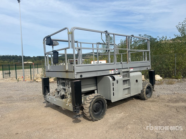 2009 Haulotte H12SX 4x4 Diesel Nacelle Ciseau Scissor Lift - Scissor lift: picture 2 2009 Haulotte H12SX 4x4 Diesel Nacelle Ciseau Scissor Lift - Scissor lift: picture 2