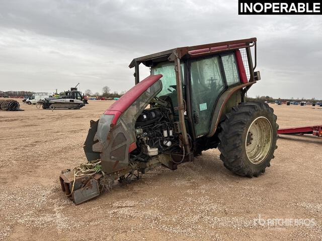 2009 Valtra N101 Tracteur Agricole (Inoperable) 4WD Tractor - Farm tractor: picture 1 2009 Valtra N101 Tracteur Agricole (Inoperable) 4WD Tractor - Farm tractor: picture 1