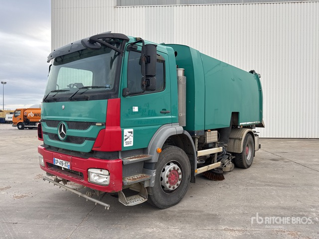 2012 Mercedes-Benz Axor 2012 Brock 7M3 on Balayeuse Sweeper Truck - Road sweeper: picture 2 2012 Mercedes-Benz Axor 2012 Brock 7M3 on Balayeuse Sweeper Truck - Road sweeper: picture 2
