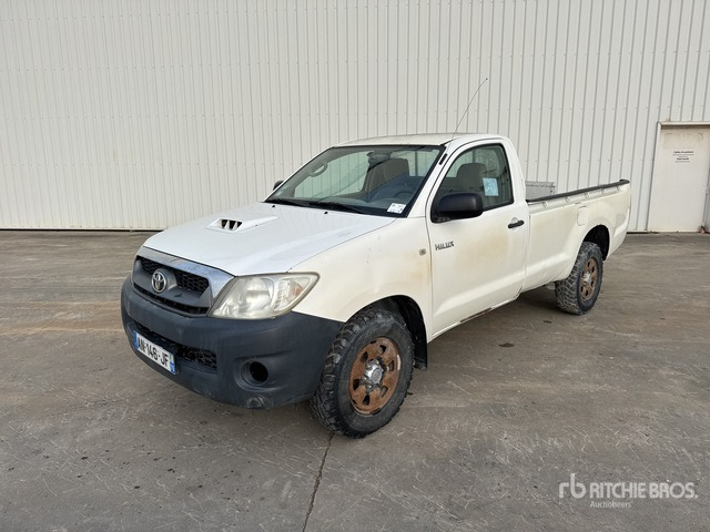 2010 Toyota Hilux Cuv Carb Vehicule Utilitaire Cargo Van - Commercial vehicle: picture 1 2010 Toyota Hilux Cuv Carb Vehicule Utilitaire Cargo Van - Commercial vehicle: picture 1