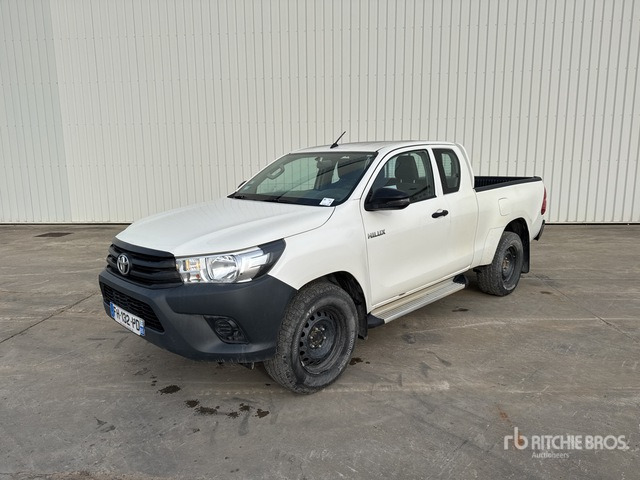 2019 Toyota Hilux Vehicule Utilitaire Cargo Van - Commercial vehicle: picture 2 2019 Toyota Hilux Vehicule Utilitaire Cargo Van - Commercial vehicle: picture 2