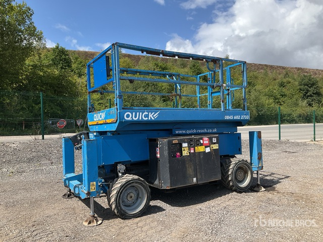 2014 Genie GS2669RT 4x4 Diesel Scissor Lift - Scissor lift: picture 1 2014 Genie GS2669RT 4x4 Diesel Scissor Lift - Scissor lift: picture 1