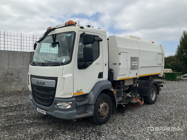 2015 DAF LF55.220 Scarab on Sweeper Truck - Road sweeper: picture 1 2015 DAF LF55.220 Scarab on Sweeper Truck - Road sweeper: picture 1