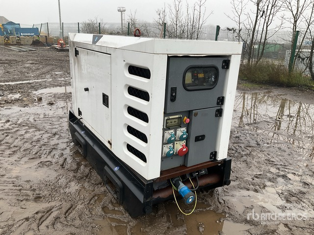 2015 Sdmo R33 Generator Set - Generator set: picture 1 2015 Sdmo R33 Generator Set - Generator set: picture 1