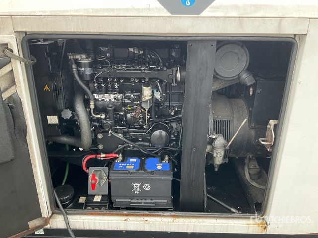 2015 Sdmo R33 Generator Set - Generator set: picture 5 2015 Sdmo R33 Generator Set - Generator set: picture 5