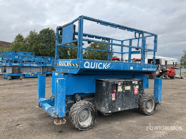 2016 Genie GS3369RT 4x4 Diesel Scissor Lift - Scissor lift: picture 2 2016 Genie GS3369RT 4x4 Diesel Scissor Lift - Scissor lift: picture 2
