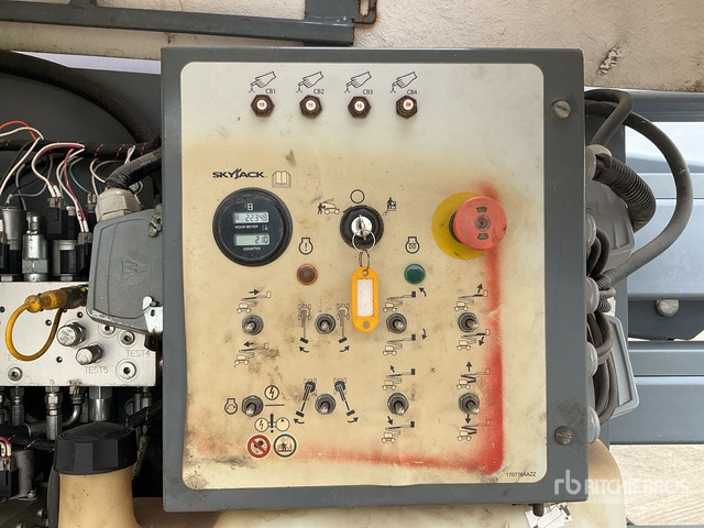 Articulated boom lift 2016 Skyjack SJ51AJ 4WD Diesel Articulating Boom Lift: picture 6