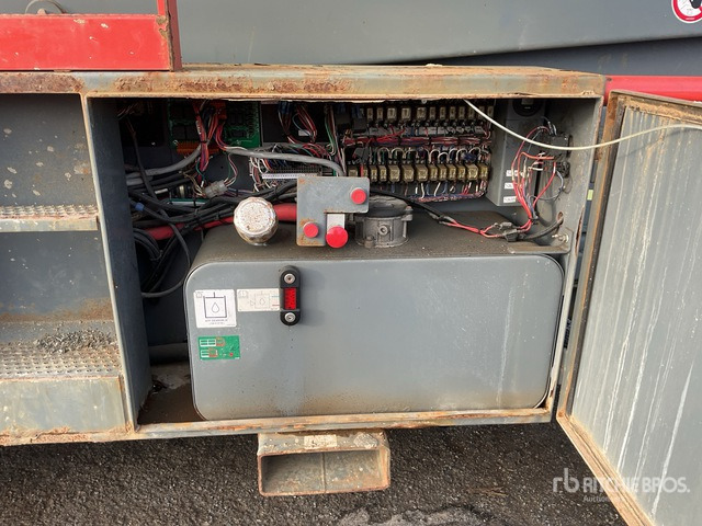 Scissor lift 2017 Skyjack SJ9250 4x4 Diesel Scissor Lift: picture 6