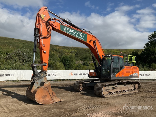 2022 Doosan DX300LC Tracked Excavator - Crawler excavator: picture 1 2022 Doosan DX300LC Tracked Excavator - Crawler excavator: picture 1