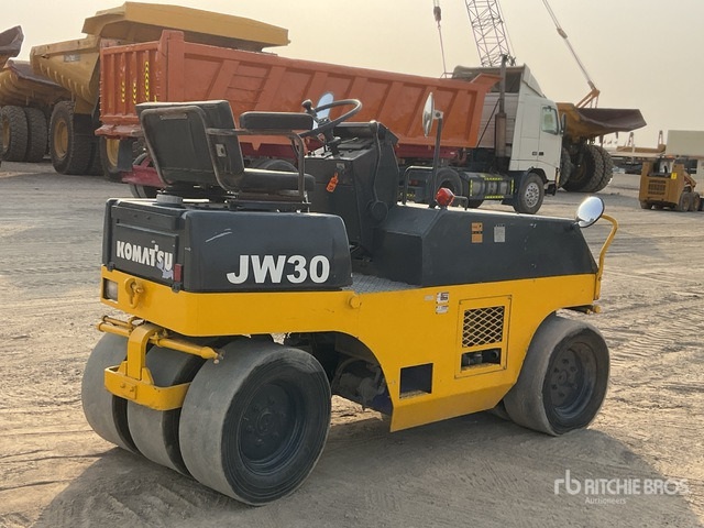 1996 Komatsu JW30-2 7 Wheel Pneumatic Roller - Pneumatic roller: picture 3 1996 Komatsu JW30-2 7 Wheel Pneumatic Roller - Pneumatic roller: picture 3