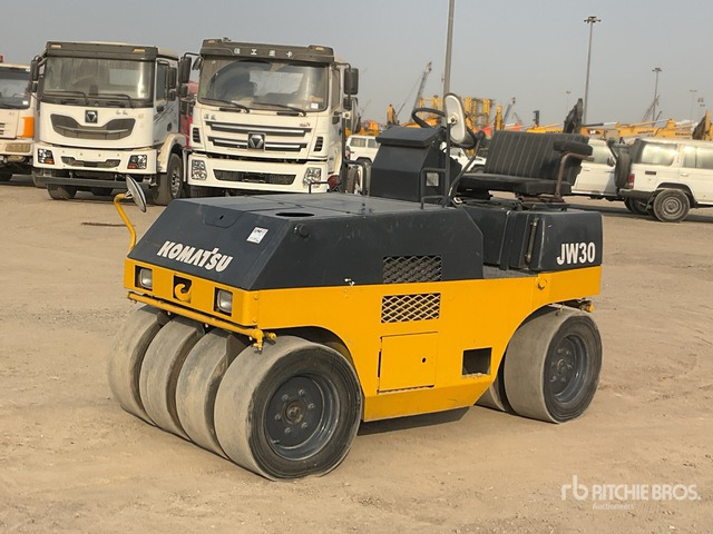 1996 Komatsu JW30-2 7 Wheel Pneumatic Roller - Pneumatic roller: picture 2 1996 Komatsu JW30-2 7 Wheel Pneumatic Roller - Pneumatic roller: picture 2