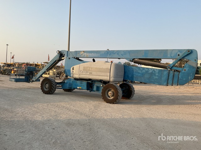 2008 Genie Z-135 4WD Diesel Articulating Boom Lift - Articulated boom lift: picture 4 2008 Genie Z-135 4WD Diesel Articulating Boom Lift - Articulated boom lift: picture 4