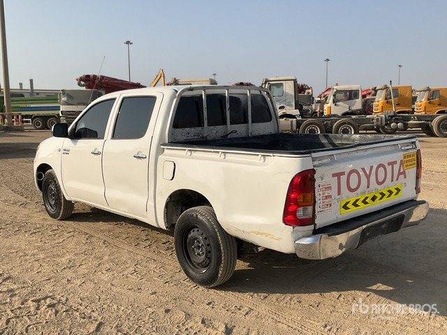 2008 Toyota Hilux 4x2 Crew Cab Pickup - Pickup truck: picture 4 2008 Toyota Hilux 4x2 Crew Cab Pickup - Pickup truck: picture 4
