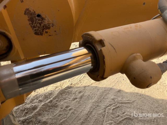 2010 Cat 140M - Grader: picture 5 2010 Cat 140M - Grader: picture 5