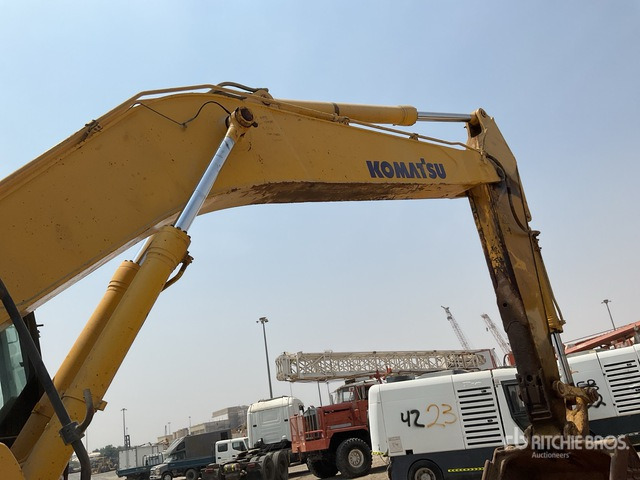 Crawler excavator 2016 Komatsu PC450-8: picture 6