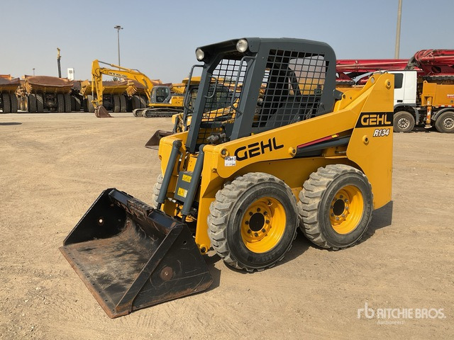 2017 Gehl R134 - Skid steer loader: picture 2 2017 Gehl R134 - Skid steer loader: picture 2
