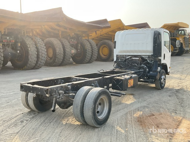 2019 Isuzu NPR 4x2 Cab and Chassis - Cab chassis truck: picture 3 2019 Isuzu NPR 4x2 Cab and Chassis - Cab chassis truck: picture 3