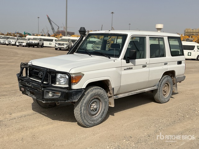 2019 Toyota Land Cruiser 76L 4x4 SUV - SUV: picture 1 2019 Toyota Land Cruiser 76L 4x4 SUV - SUV: picture 1