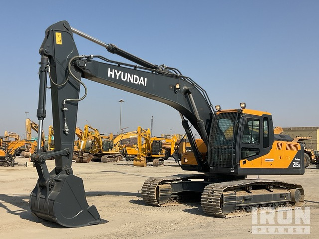 Hyundai R215L Tracked Excavator - Crawler excavator: picture 1 Hyundai R215L Tracked Excavator - Crawler excavator: picture 1