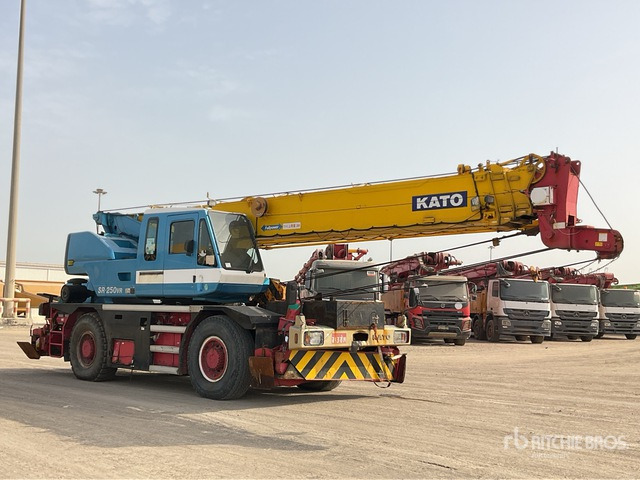 Kato KR25H - Rough terrain crane: picture 1 Kato KR25H - Rough terrain crane: picture 1